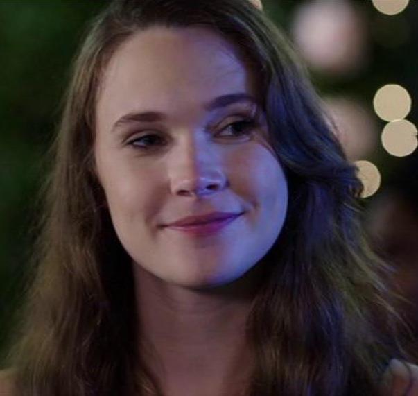 Megan Elizabeth Barker (Riley Juliato)