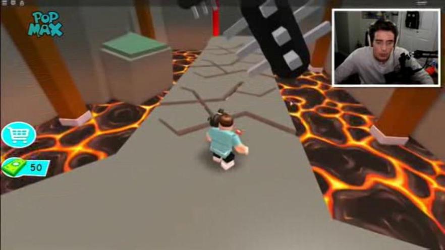Denis plays Roblox