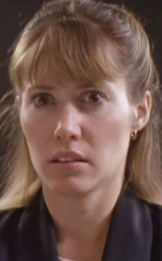 Sara Thorton (played by Maggie O'Neill)